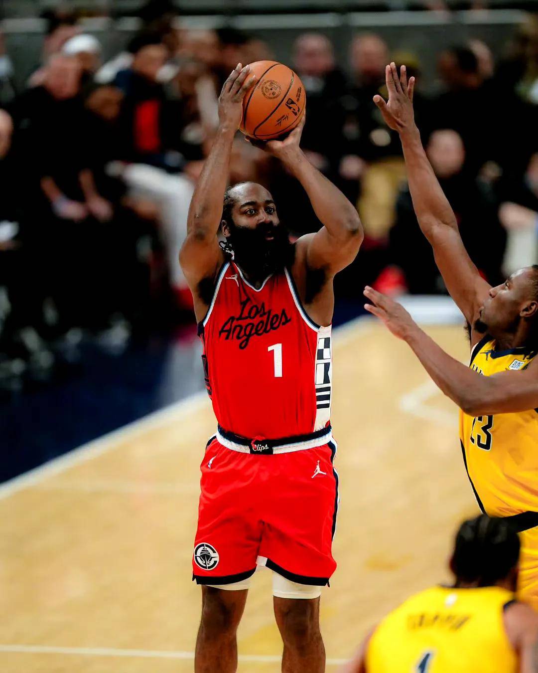 伦纳德领军快船登顶西部排名榜首的简单介绍