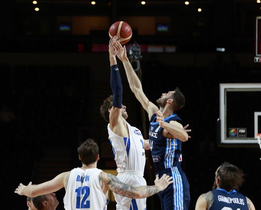 捷克队在与斯洛文尼亚的激烈对决中获胜