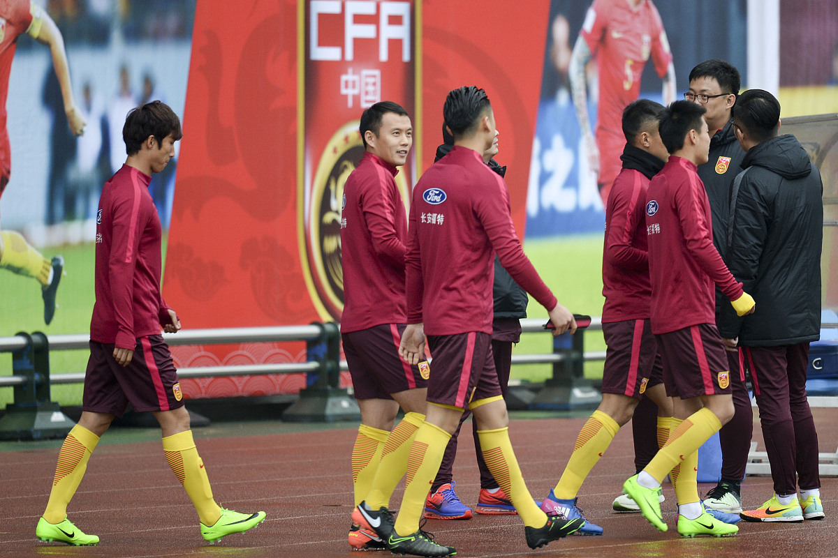 关于足球联赛的热门战役引发球迷热情的信息