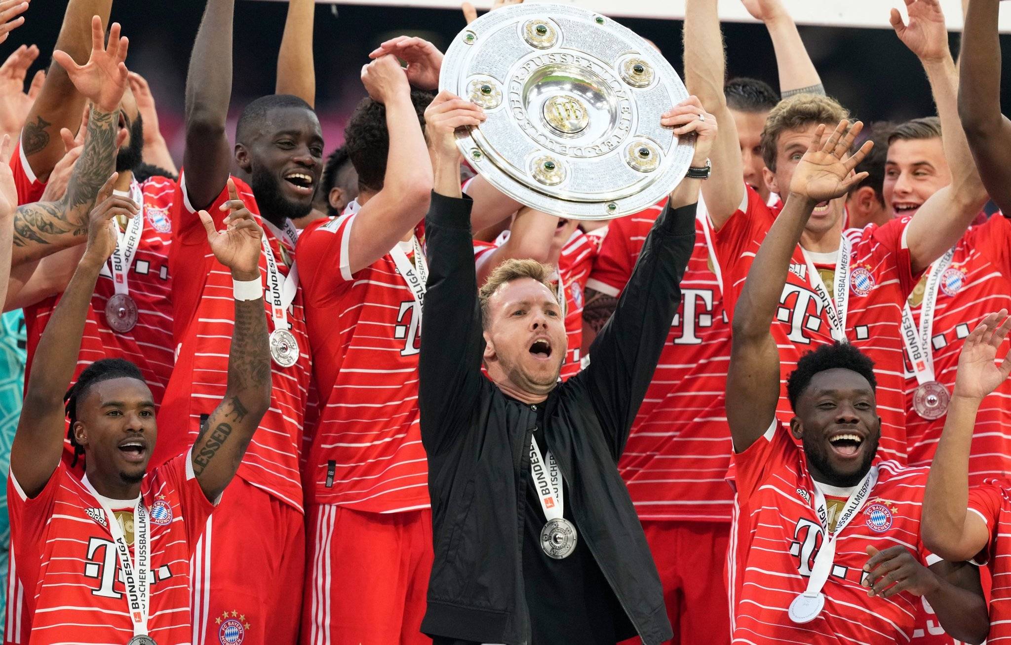 纳普利-卡亚里：帕尔马豪门凯旋，主场告捷的简单介绍