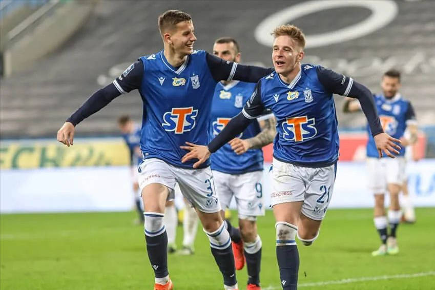 包含索马里客场战胜阿塞拜疆策略高超施技的词条