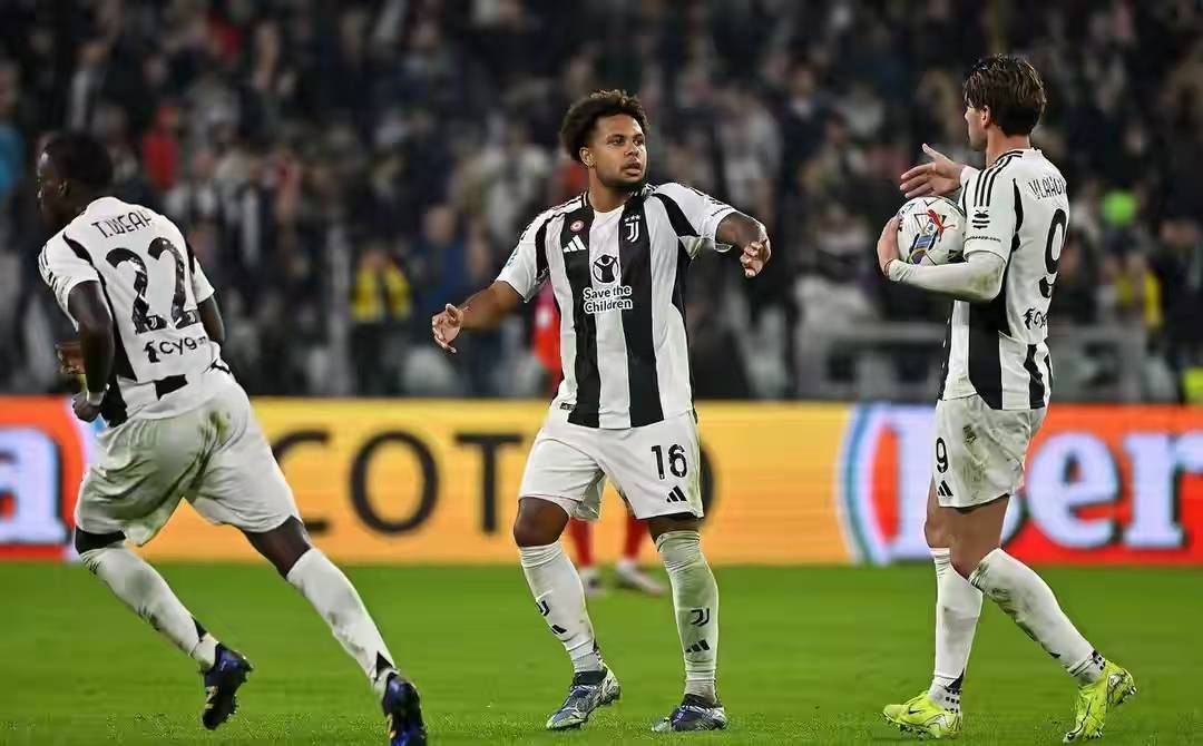 那不勒斯主场大胜帕尔马，强势回归