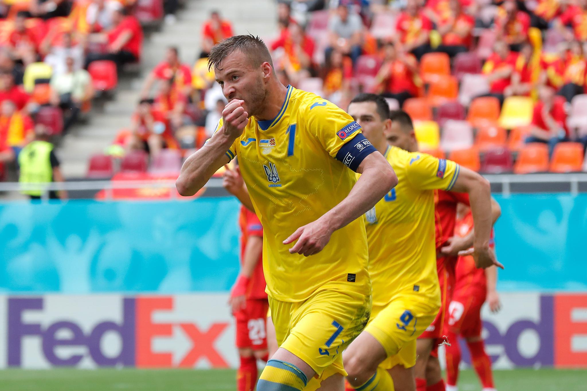 乌克兰击剑团队默契配合，成功取胜