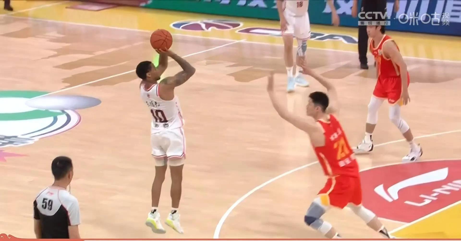 广东队击败广厦队，夺得系列赛胜利晋级下一轮的简单介绍