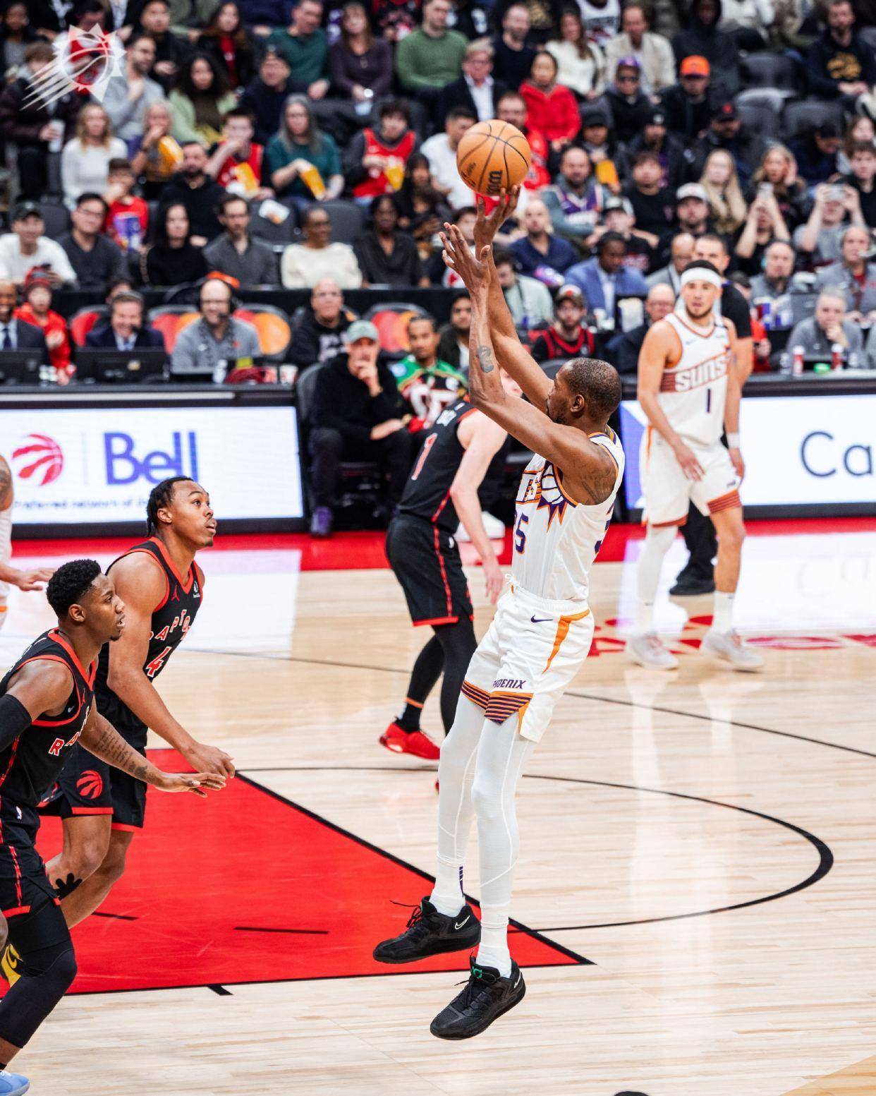 猛龙客场战胜活塞，西亚卡姆大放异彩