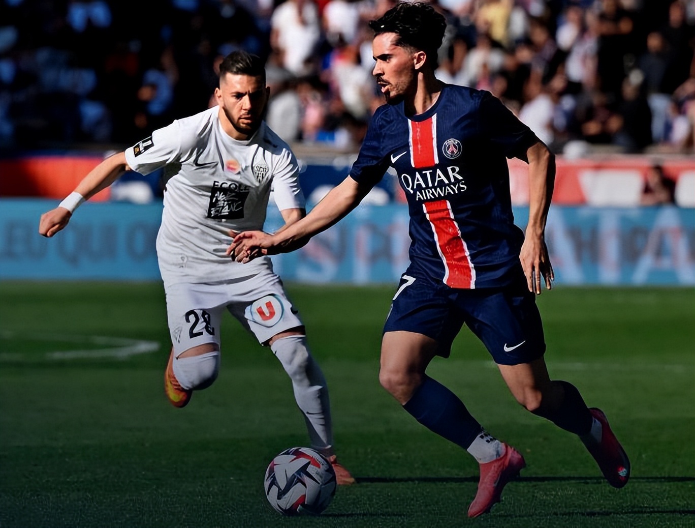 巴黎圣日耳曼迎来巴塞罗那挑战