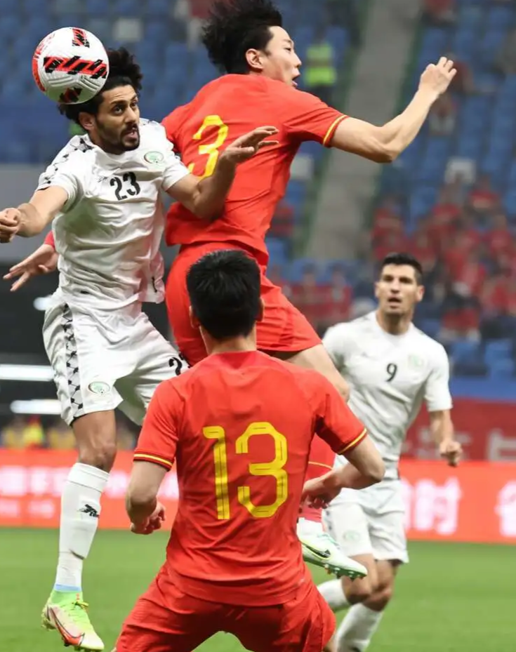 关于强大阵容对决，足球盛事悬念重重引人关注的信息