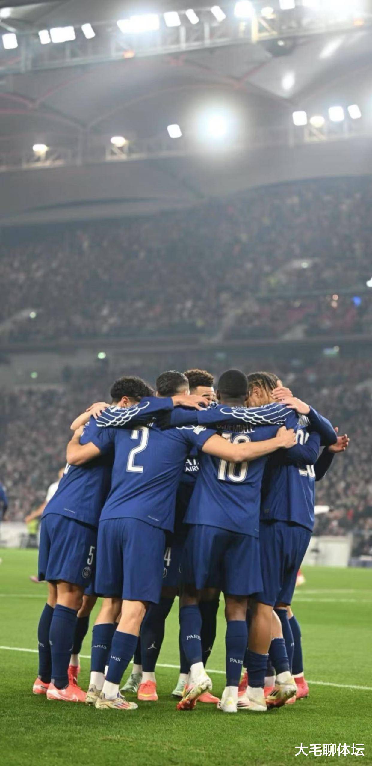 关于巴黎圣日耳曼大胜里尔，稳坐积分榜首位的信息