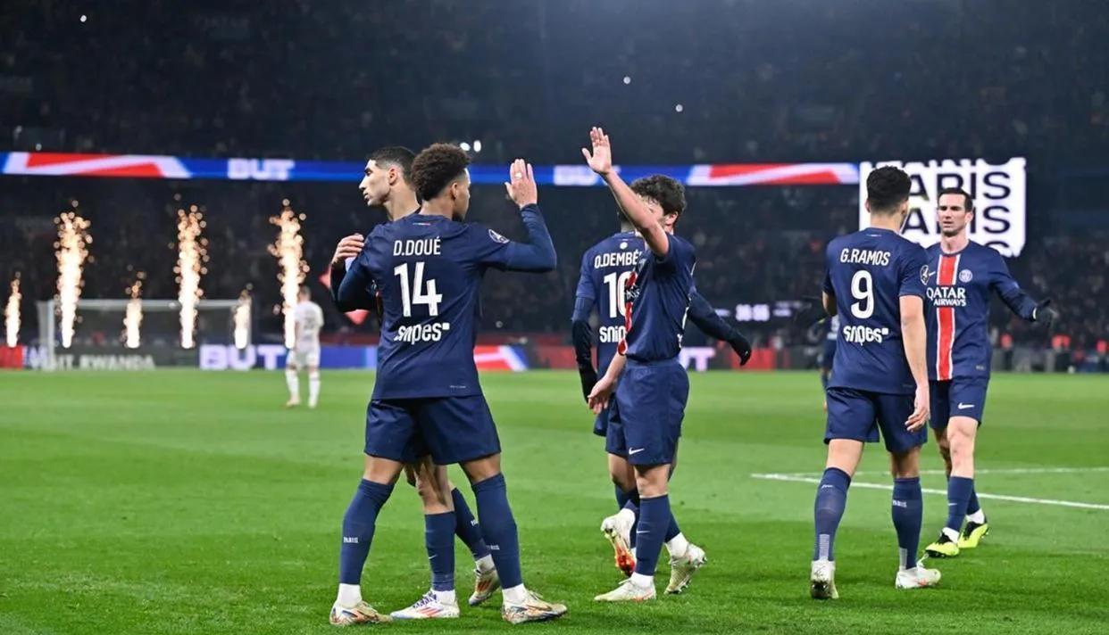 法甲联赛：巴黎圣日耳曼领跑