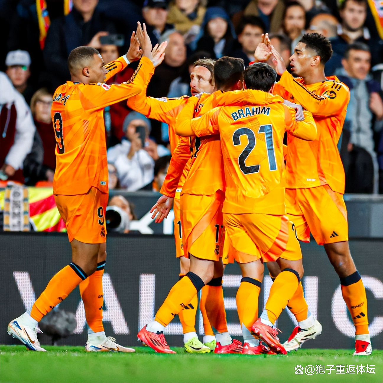 皇马主帅坚守阵地，成功带领球队取得胜利！