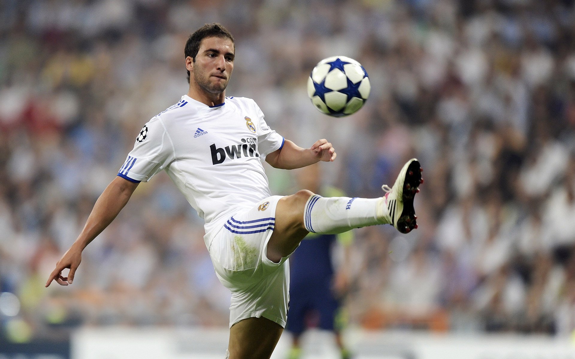 篮网浪潮吞噬公牛，库里刺出最后一剑