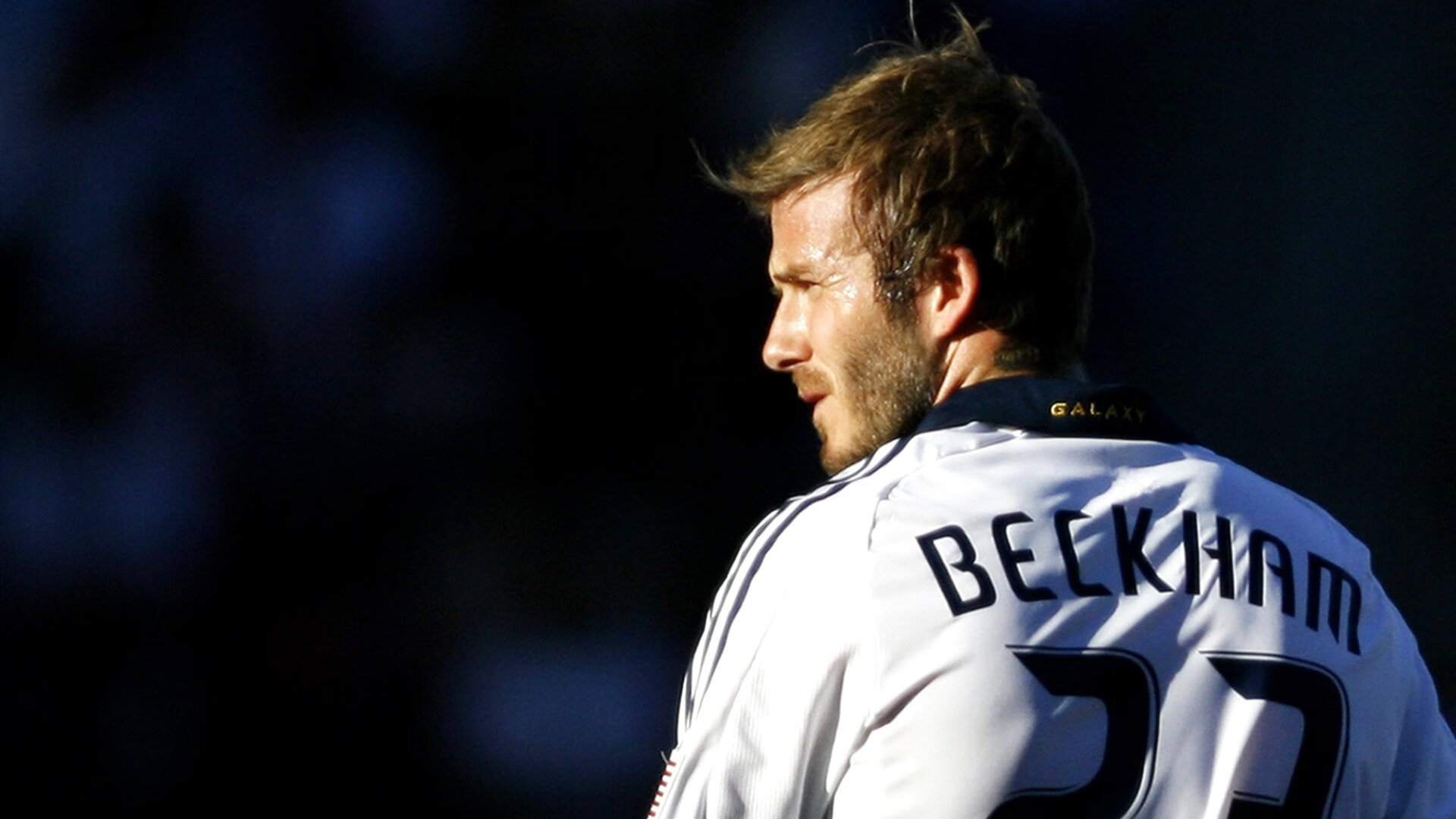 绿茵场的代际更迭，英格兰的碾压与波尔的不朽灵魂